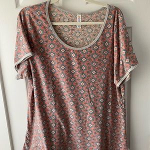 EUC - 2XL Lularoe Classic T